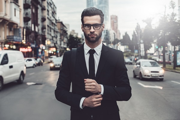 how to make men appear confident and successful - چگونه شخصیتی افسانه ای برای خود بسازیم